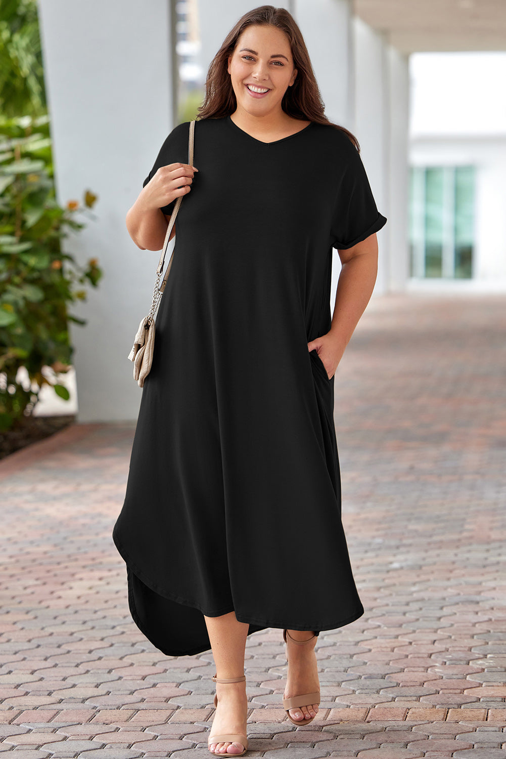 IdeationJovial Plus Size V-Neck Short Sleeve Maxi Dress