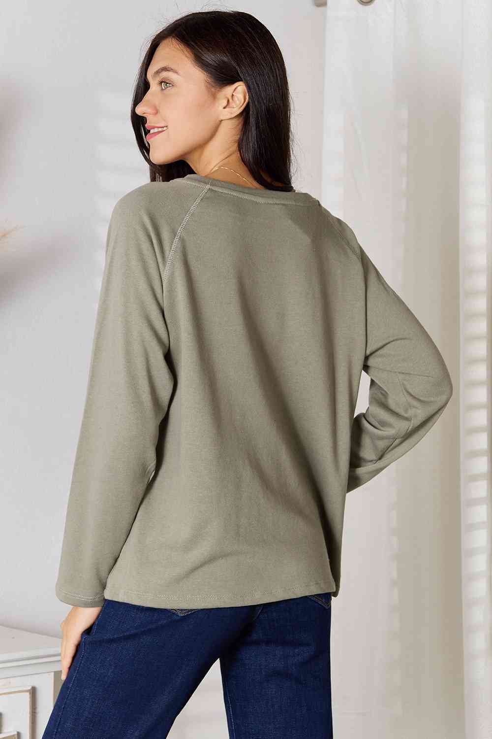 Culture Code Full Size V-Neck Long Sleeve T-Shirt *