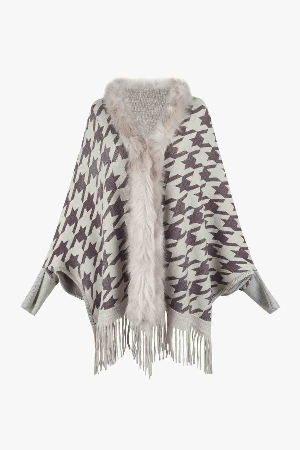 So Defined One Size Houndstooth Fringe Hem Poncho