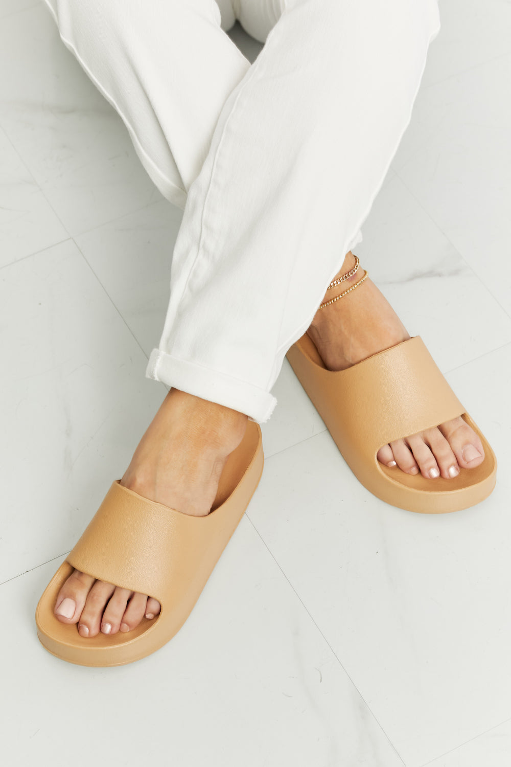 Brand WILD DIVA Summer Feels Platform Slide