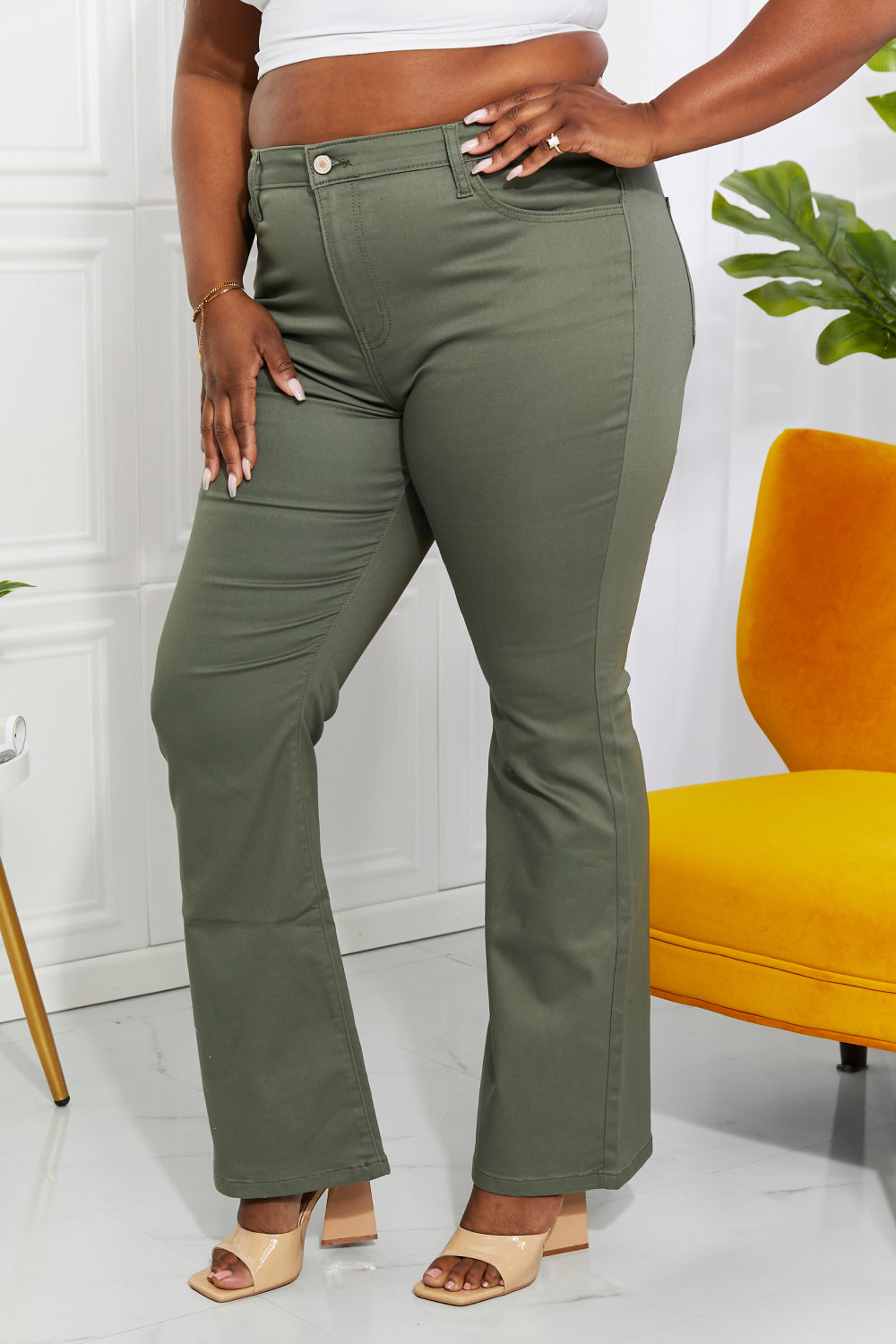 Zenana Clementine Full Size High-Rise Bootcut Jeans *