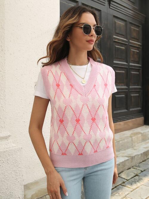 Zoe&Hannah Geometric V-Neck Blush Pink Sweater Vest