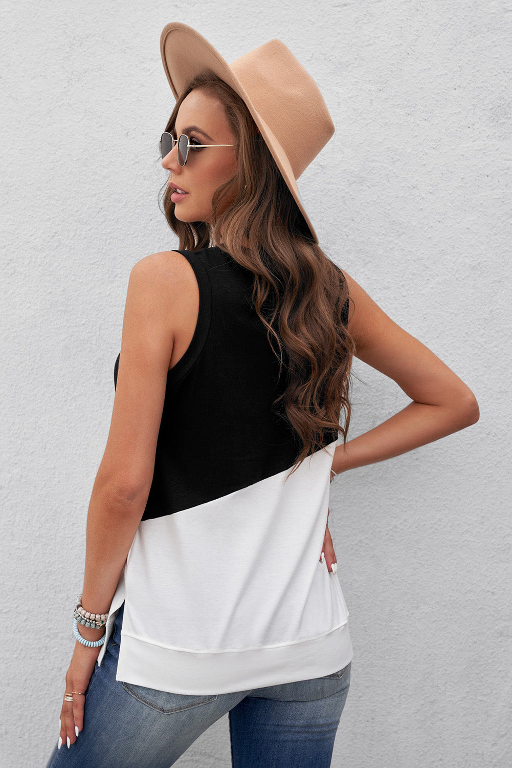 Contrast Round Neck Tank Top 🦋