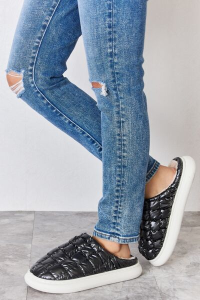 Melody Puffer Black Plush Slippers *