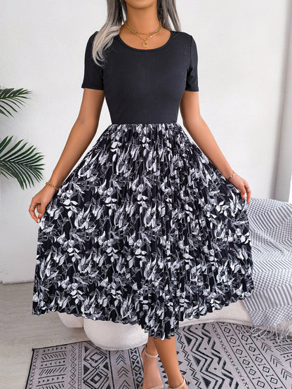 Aaliyah Isla Printed Round Neck Pleated Dress